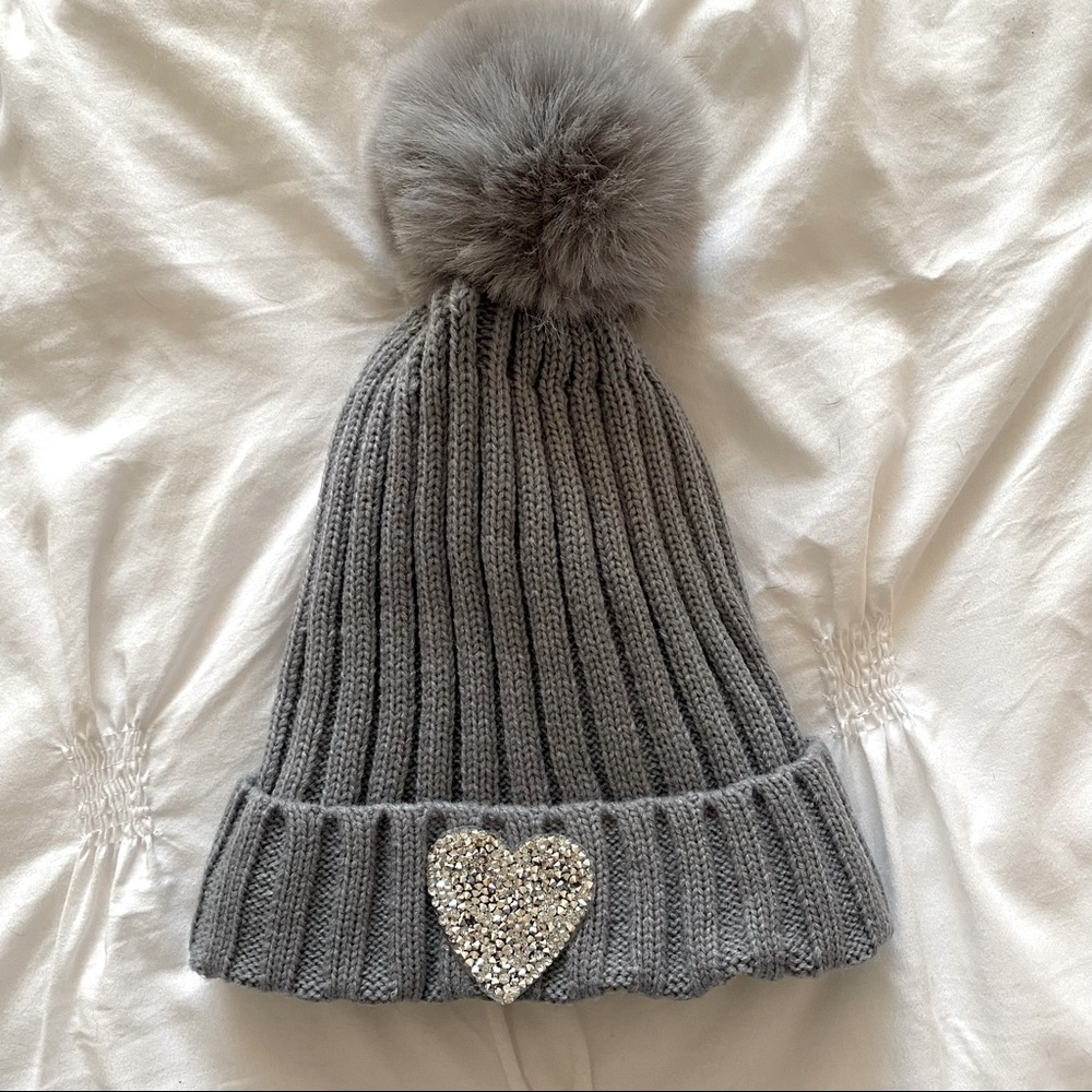 Handmade Rhinestone Heart Pom Pom Hat - Gray
